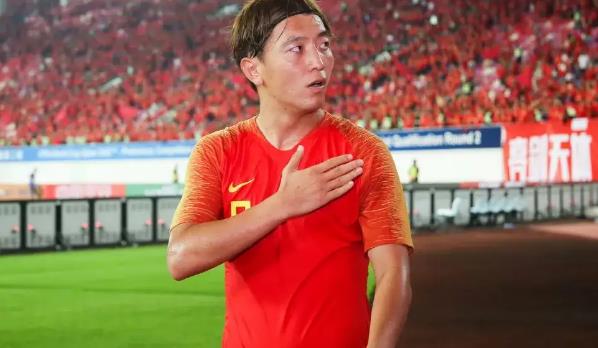 杨旭|意外！国足功勋锋霸自曝曾被德甲球队相中，直接开价200万欧元
