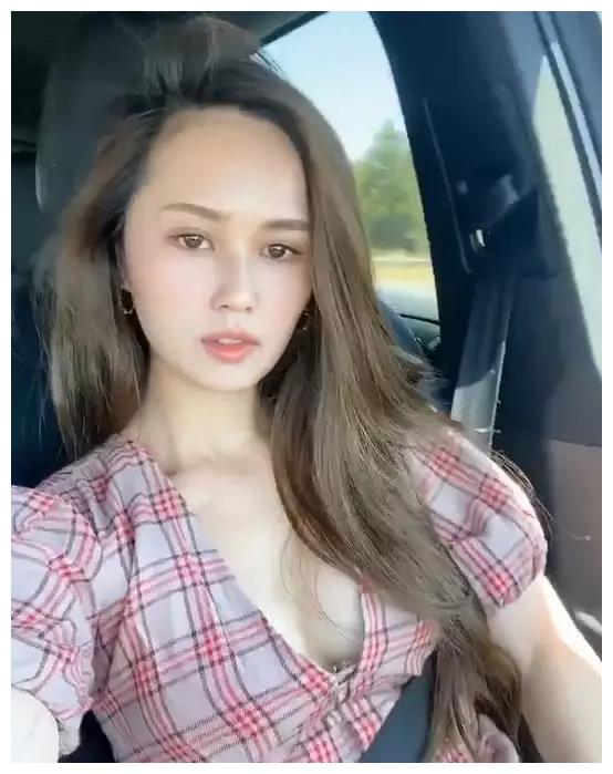 香港小姐|2022年港姐季军梁超怡!童星出道与梁朝伟搭戏,身上共有三处刺青