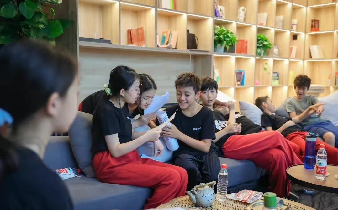 诺一|刘烨儿子诺一帅到认不出！混血颜值满是少年气，建模脸似贵族王子