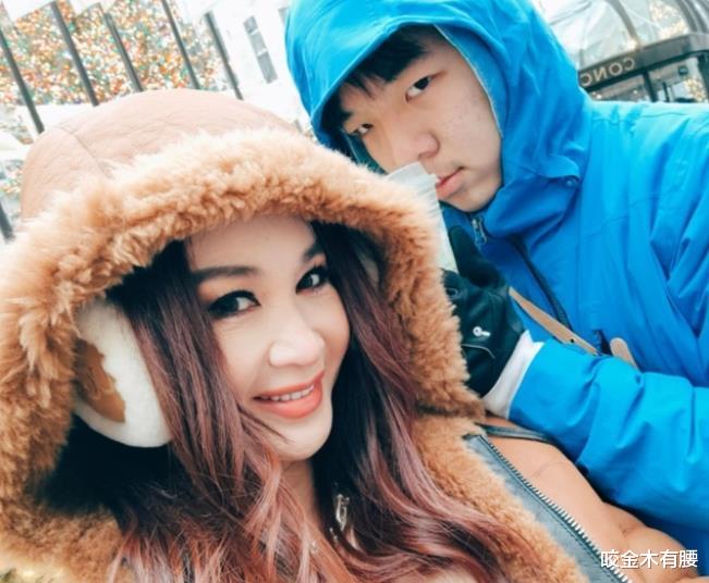 温碧霞|56岁温碧霞现身美国，与二婚丈夫探望养子，颜值气质仍旧不减当年