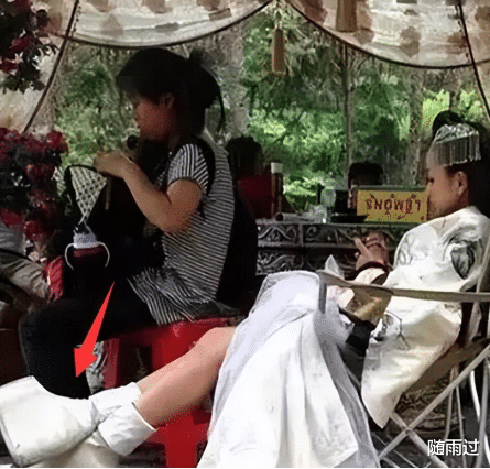 公主抱|男明星现在拍公主抱的戏份，吊威亚、抬担架都成了标配了吗？