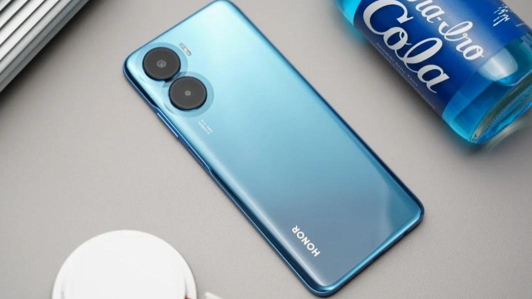 华为荣耀|2月打工党手机推荐，3款均价千元，“低价高配”不吃亏