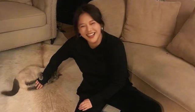 马思纯|34岁马思纯现状曝光！穿透视装身材臃肿腰挂游泳圈，疑受抑郁所致