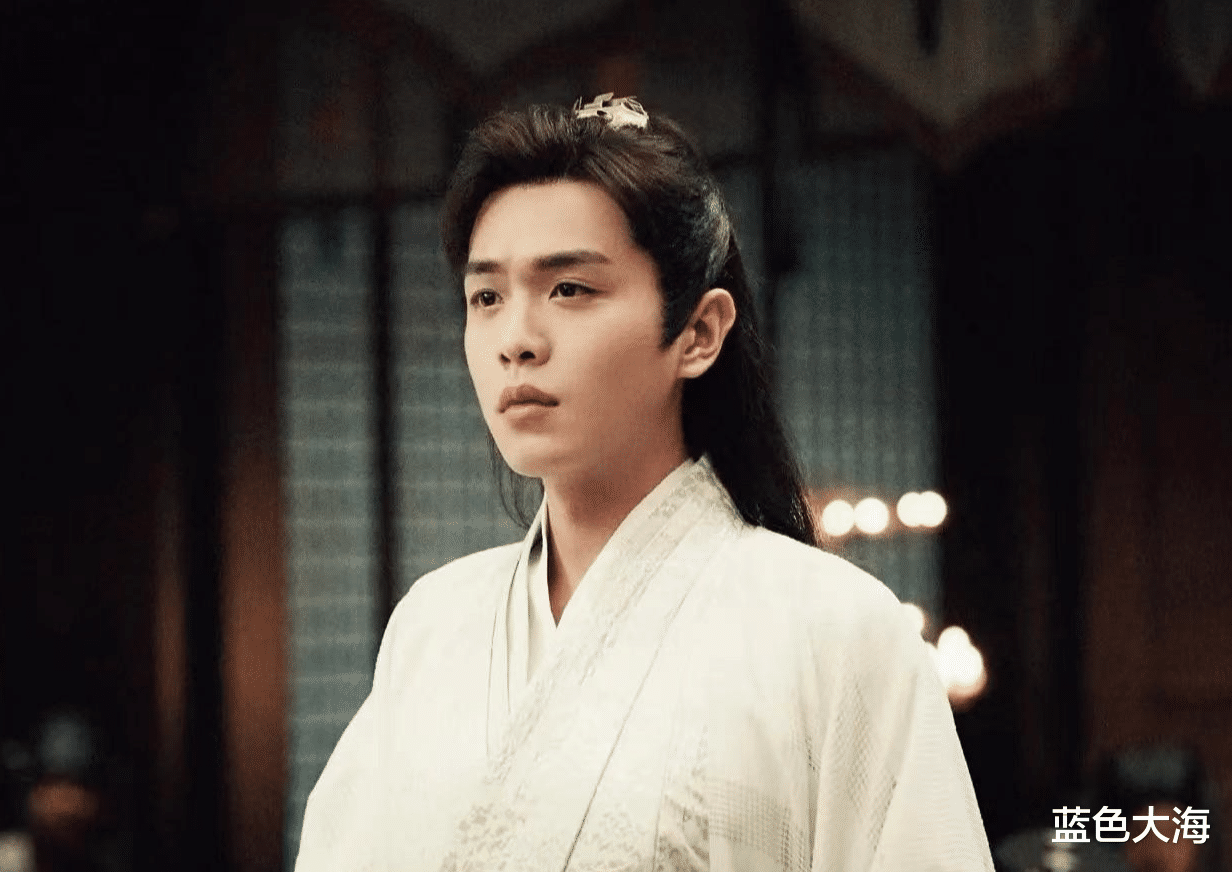 罗云熙|浓妆艳抹、雌雄难辨、瘦成纸片人,男星的“病态审美”好吓人