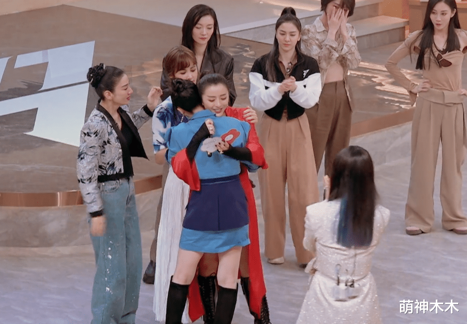 乘风破浪的姐姐|《浪姐3》首次公演惹出假唱争议，演员歌手一个水平，全都是铁肺