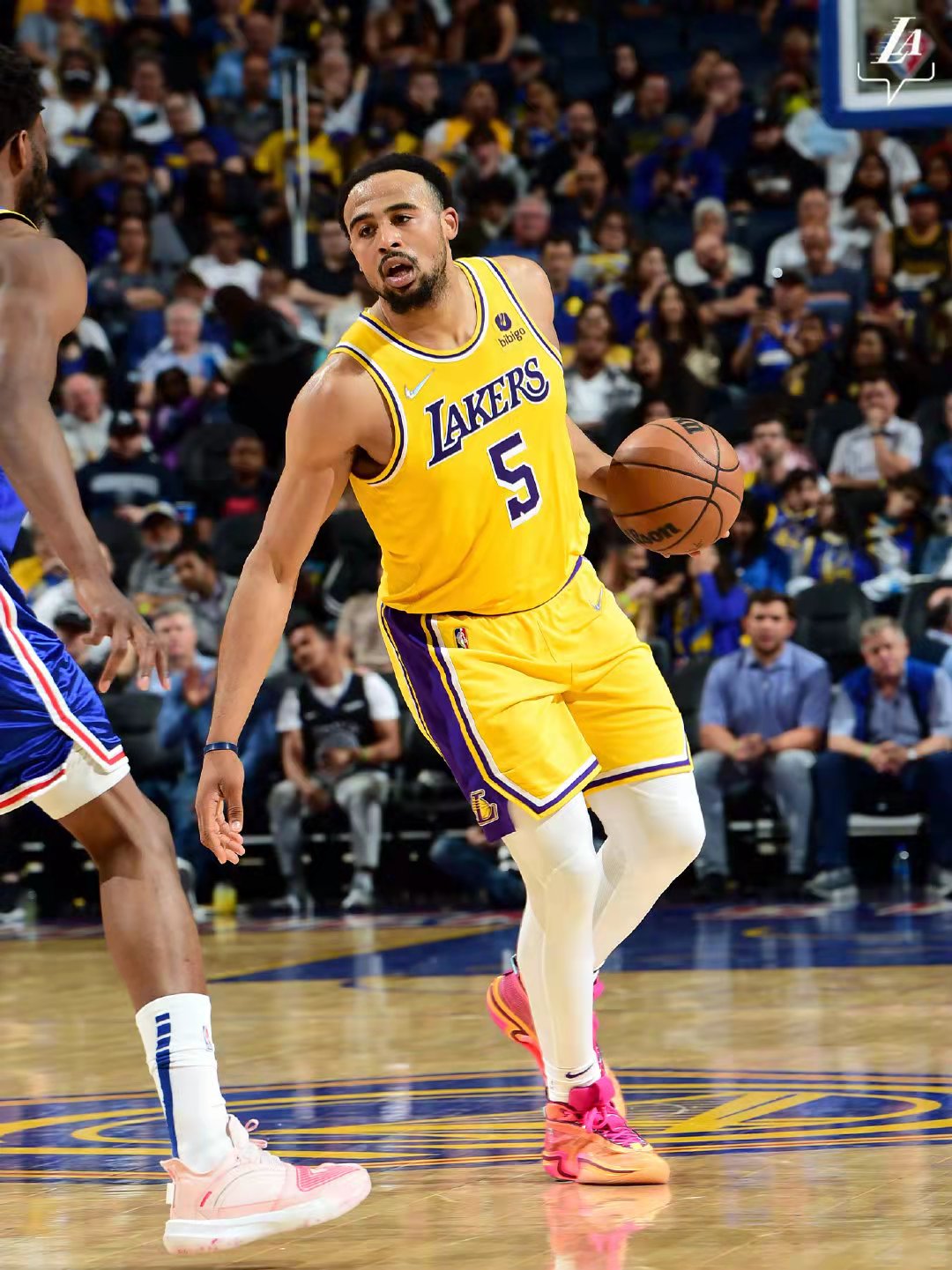 勒布朗·詹姆斯|40+3+3+4！感谢詹姆斯，感谢威少，你们逼出了一个NBA奇迹