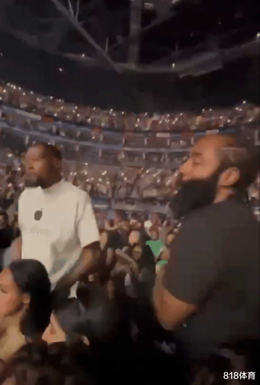 凯文·杜兰特|哥俩好! 杜兰特哈登伦敦同看演唱会, 后台联手狙击说唱歌手狂喷香槟