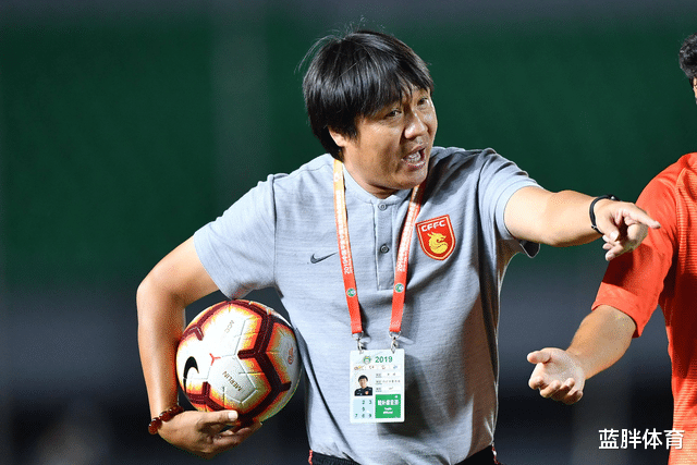 北京国安|谢峰刚接手国安就拿昔日主力开刀，曾是中超坎特，张呈栋因此上位