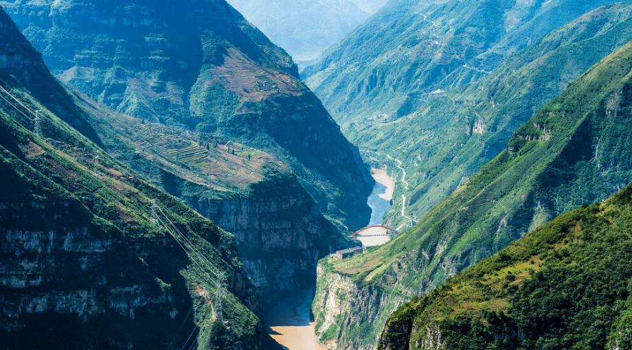 中国护照|这个地方外国人一律不得进入，但凭中国护照，可一览大好河山！