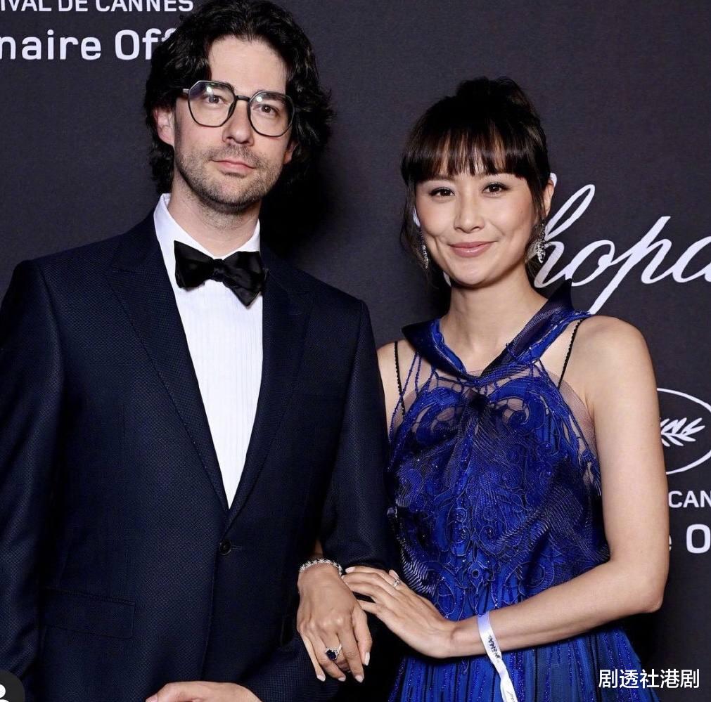 陈法拉|事业家庭两不误!40岁陈法拉罕见曝光女儿近照,新作女仆造型吸睛