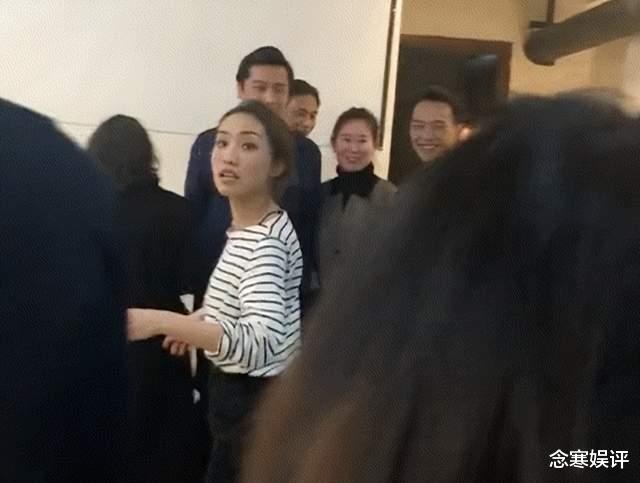 胡歌|胡歌承认隐婚生女后,结婚登记信息被人泄露,已经触犯了刑事案件