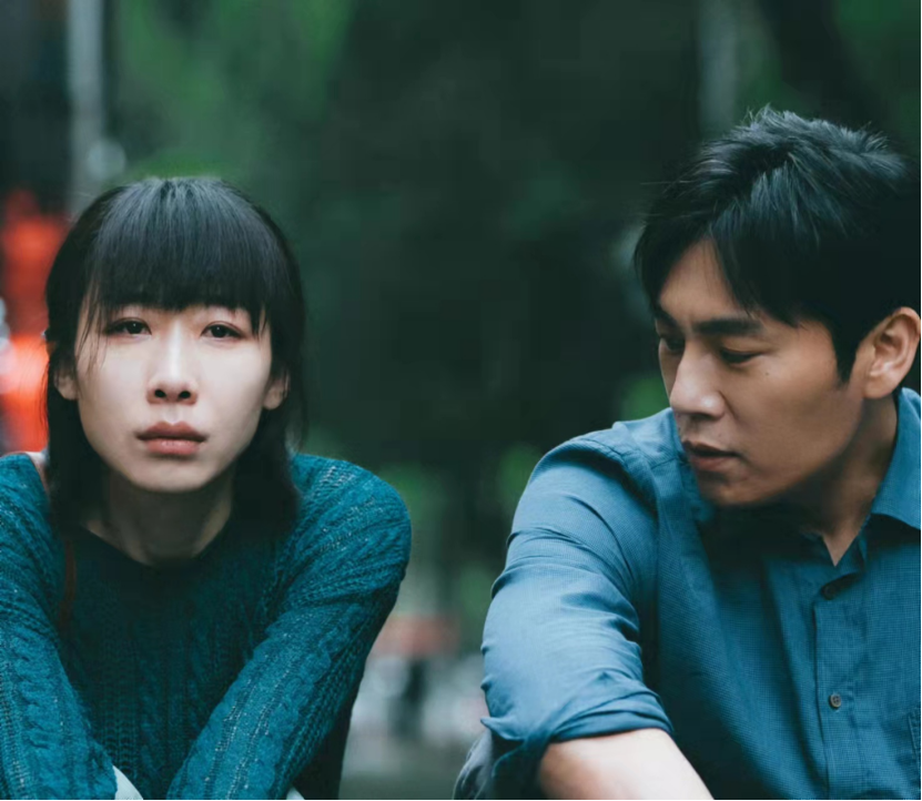 亲爱的小孩|《亲爱的小孩》处境尴尬,演技被赞热度也高,却遭到人民网怒批