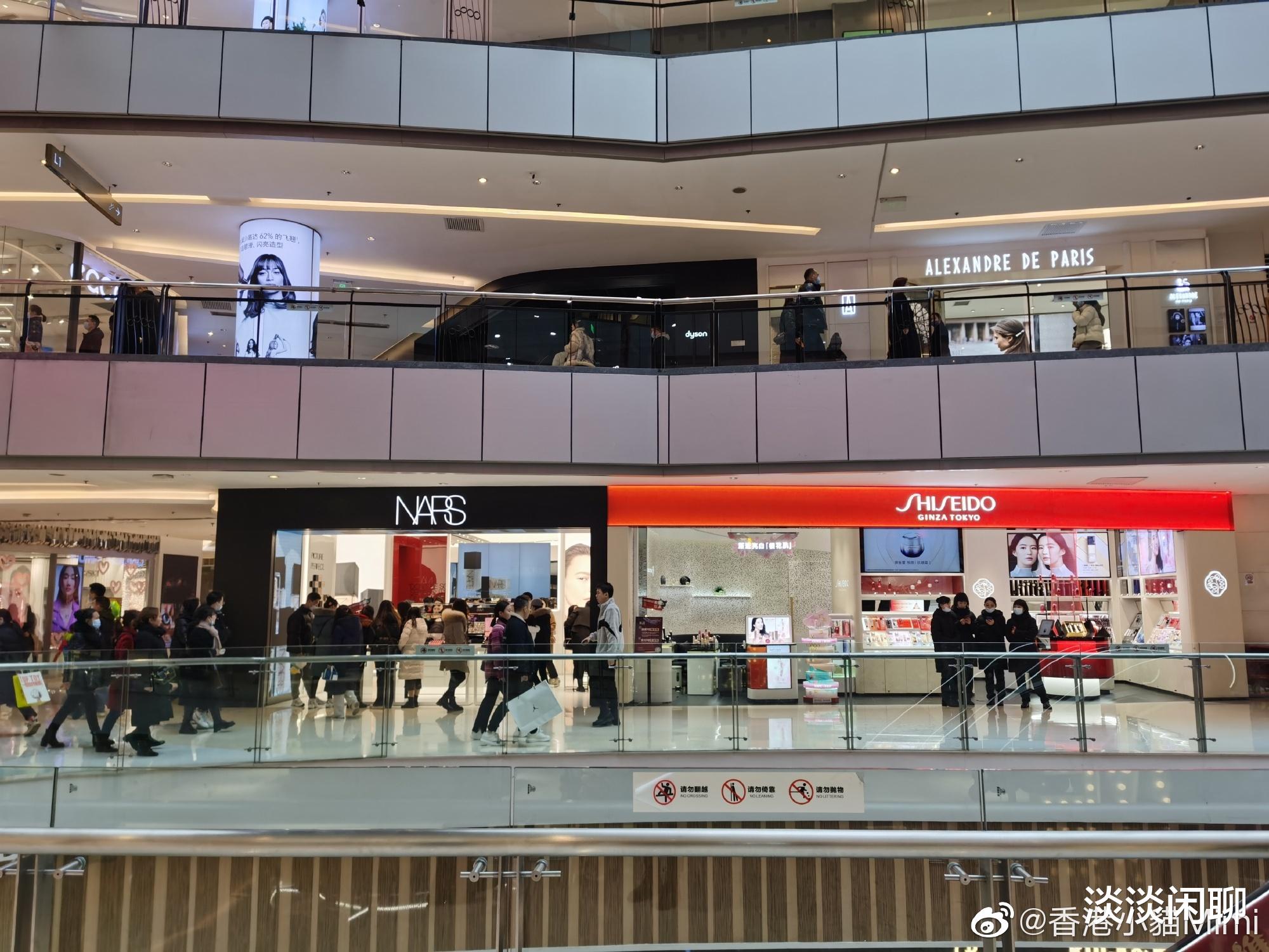 肖战|肖战的人气让品牌慌了手脚！2国官网崩了，近30年等待值了