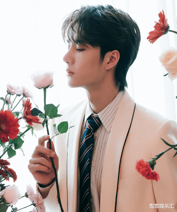 王一博|王一博的直男回复，高冷到被戏称“性冷淡”，却对粉丝宠爱有加