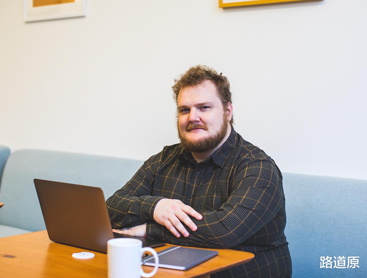 程序员|2012年美国程序员将工作以5万美金转包给中国同行，每年躺赚20万