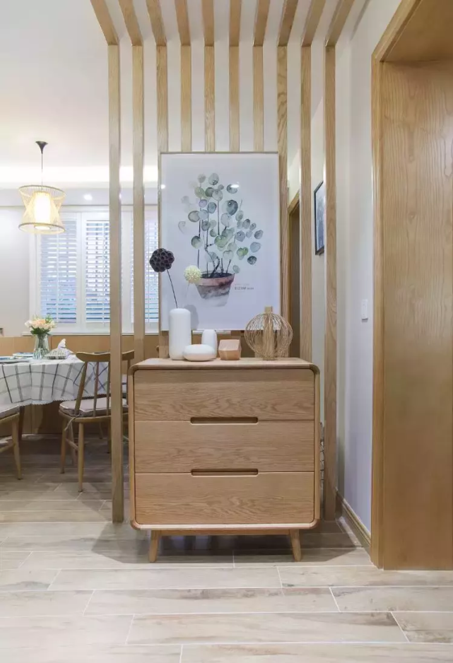 家里进门一地鞋，玄关满地乱糟糟！这样装才标准！简单又实用