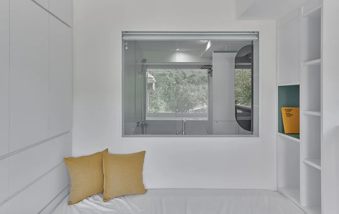 简直开挂了！26㎡迷你单身公寓，竟然榨出2倍空间，还能有大浴缸