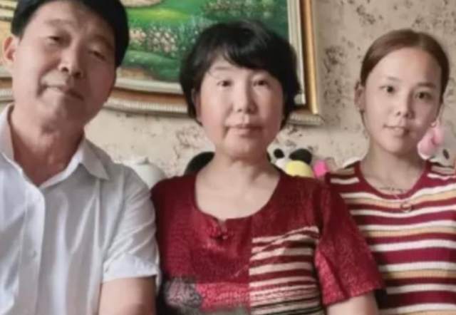 |熊磊晒亲妈为自己做饭日常，却被嘲两亲家绝配，行为败光了路人缘