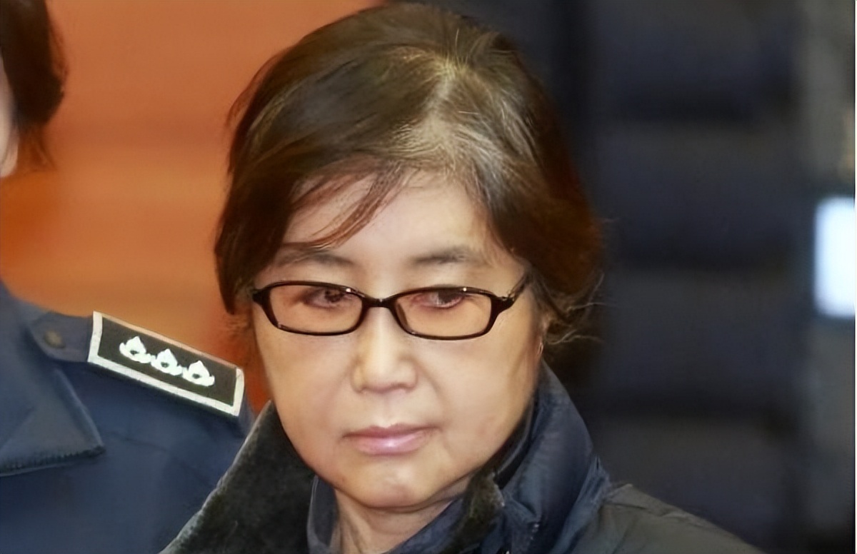 朴槿惠出狱后：染头发穿新衣，参加新总统就任仪式