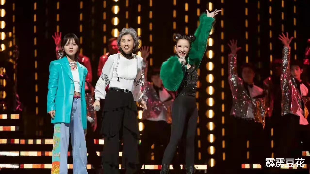 李玟|48岁李玟体重不足85斤!晒照露出引流袋,健康状况引人担心