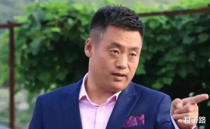 约翰尼·德普|赵本山众徒弟要退出，赵四准备5000万违约金，唯宋晓峰替师傅说话