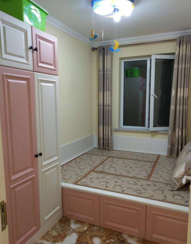 老公装修的新房，这地砖真是一言难尽，客厅大柜子更是让人无语