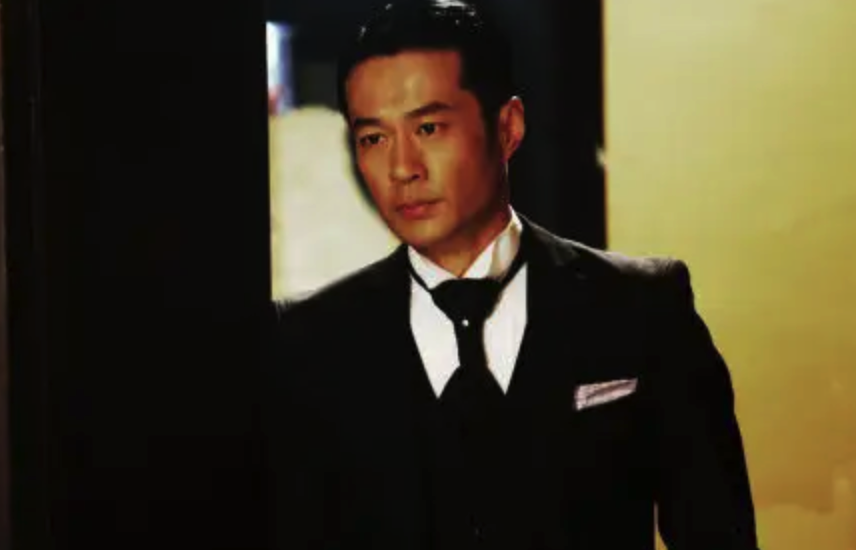 杨洋|同为“西装男神”,把杨洋肖战和靳东张晋放一起,差距就出来了