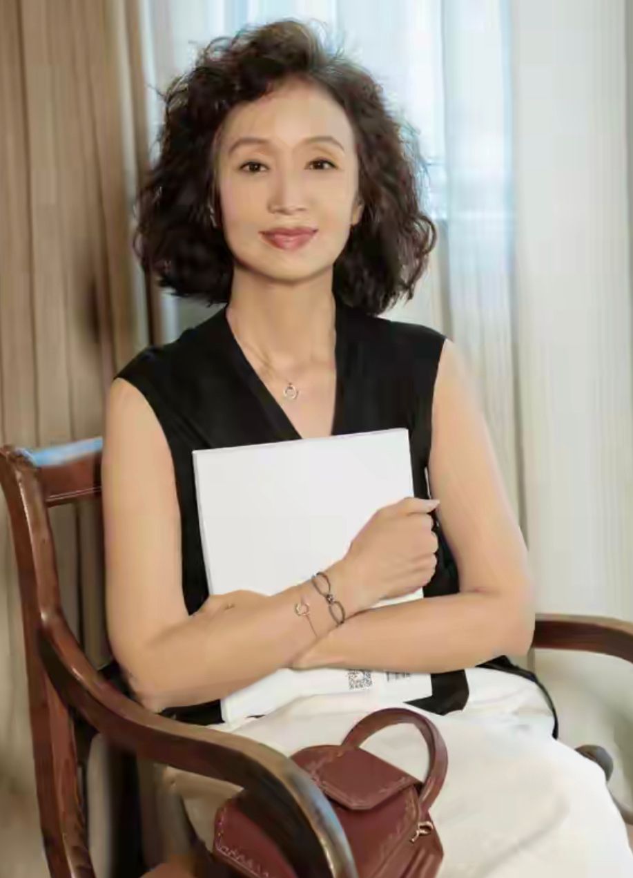 穿衣搭配 女人到45岁后,同龄人之间的气质差距变明显,主要原因是这5点