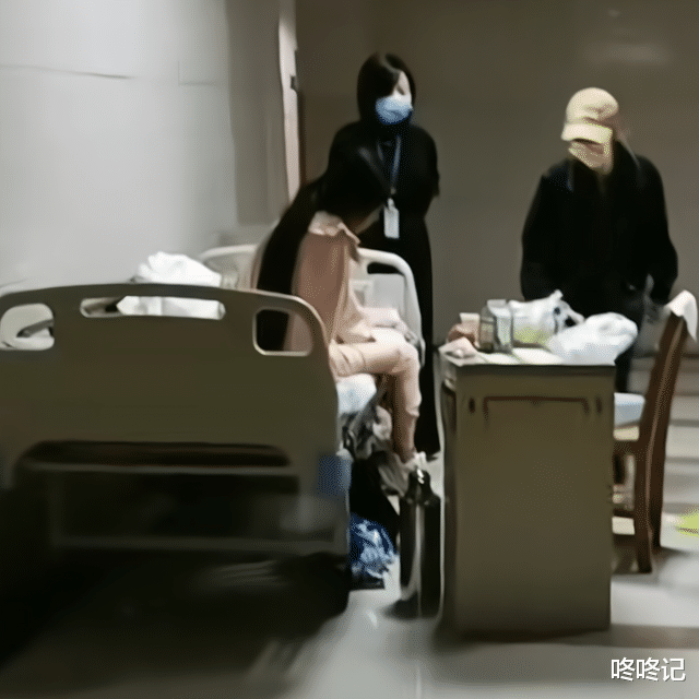 可怜又可恨?女子怀了情夫的孩子,跳楼摔断腿后,婆家娘家都不管