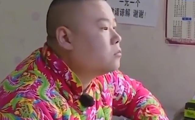 孙越|德云社跨年晚宴吃什么?郭德纲请客摆满海鲜,孙越爱好铁锅炖大鹅