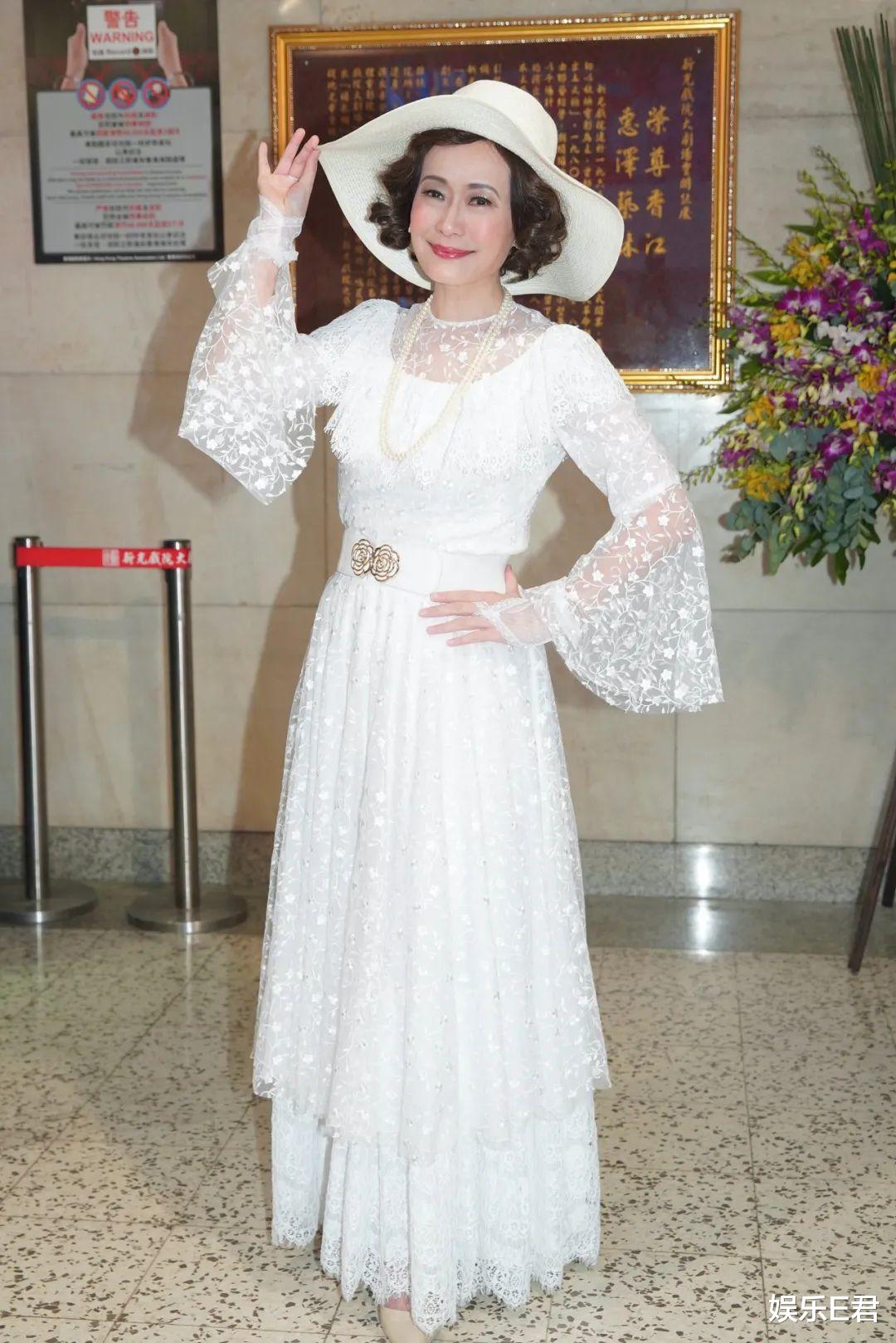 迪丽热巴|59岁叶童自曝受年龄歧视，穿短裙遭媒体嘲讽，拍戏只能演别人妈妈