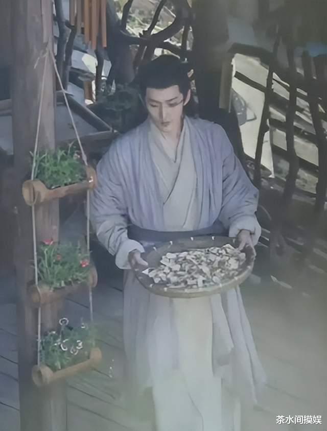 韩剧|复制粘贴抄自己,造型师糊弄摆烂,国产古装剧能好看到哪儿去呢