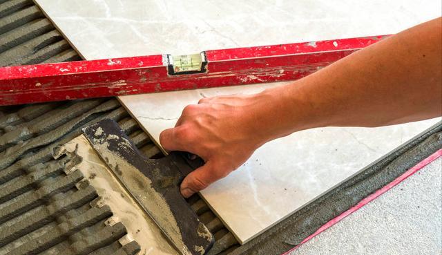 用瓷砖胶铺地砖,一般会出现5个问题,只有这3种情况才建议使用