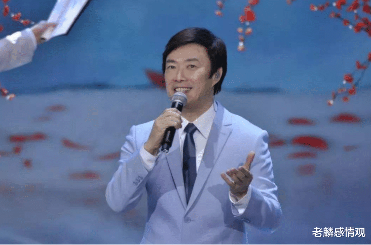 费玉清|64岁的费玉清不再唱歌， 已经封麦退出歌坛，他的儿时生活令人好奇