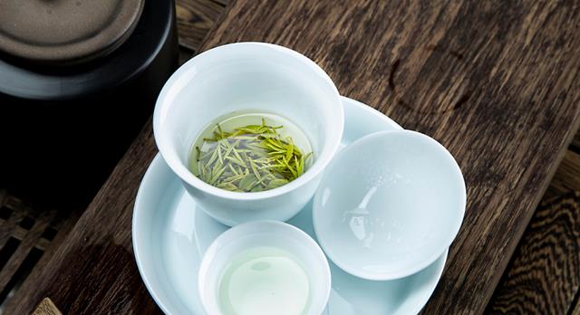 养颜 “春季不减肥，夏日徒伤悲”，记得准备4种茶，好喝养颜还不胖