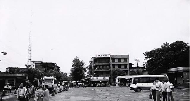 1990年,江西农户好心收留乞丐,女主人和儿媳妇竟都被其霸占