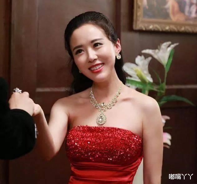 周海媚|“年纪越大越有韵味”的4大女星, 每位都惊艳迷人, 我最爱第三位