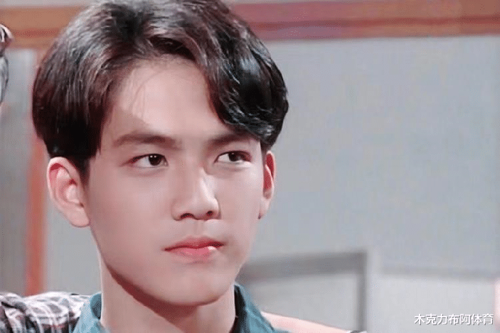 李晨|年近半百还演“偶像剧”！这5位男星真自信，和女主硬组CP像父女