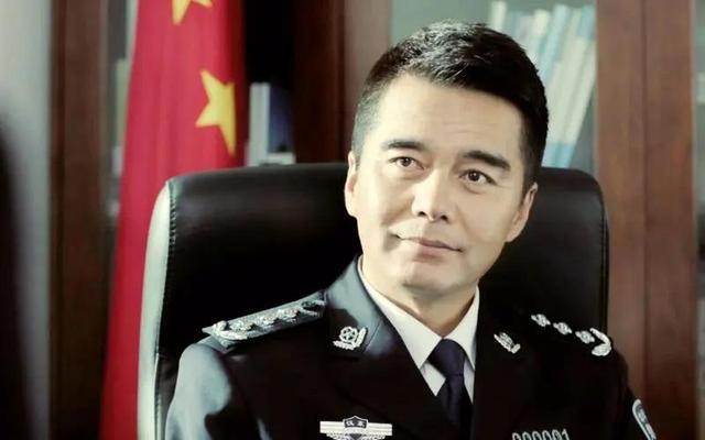 "警花"老婆被霸占,丈夫"恶斗"公安局长陈中天 - 娱乐资讯(主打网)