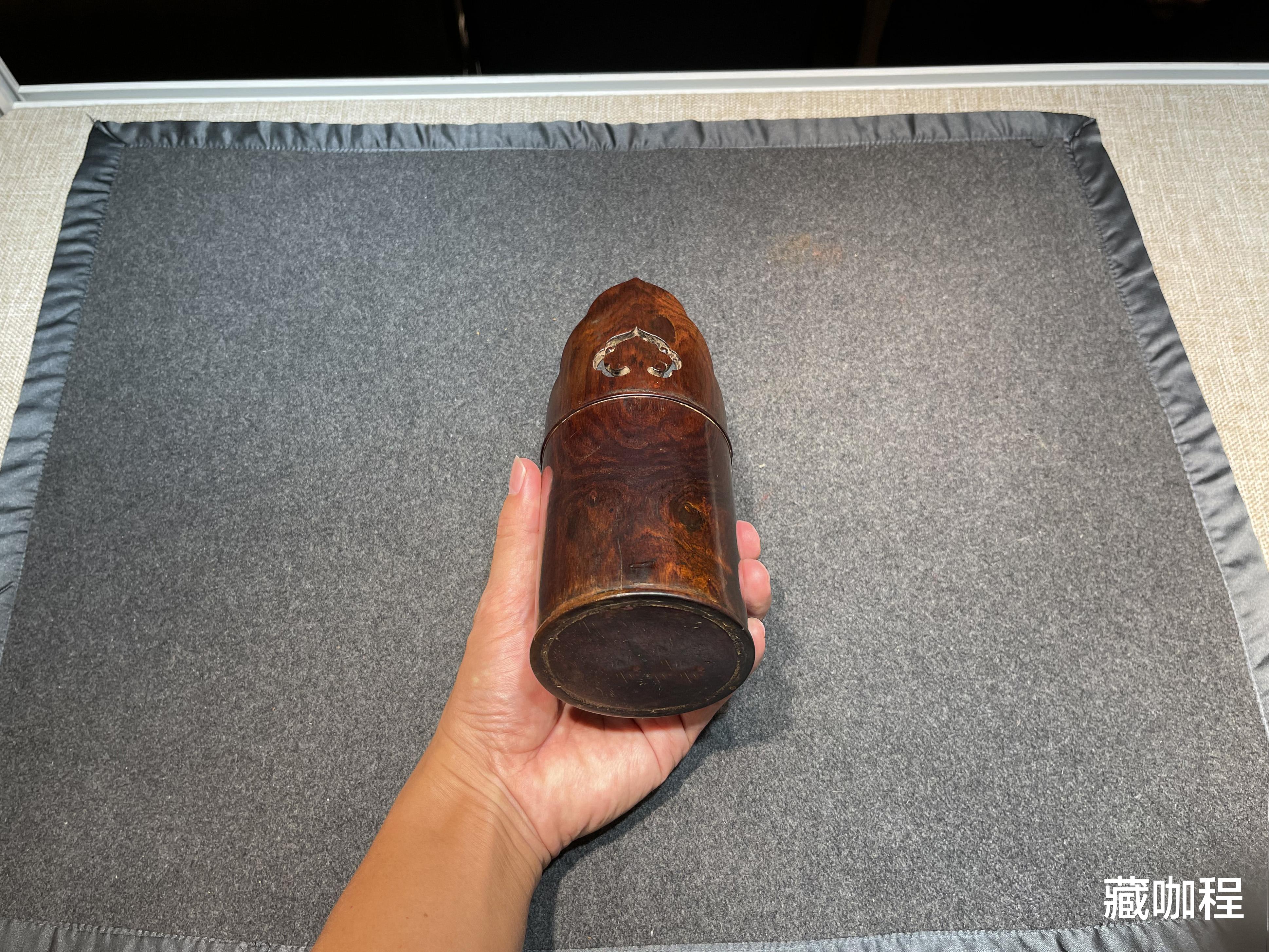 笔筒|僧帽高高立口沿,清黄花梨小扇筒只此一例