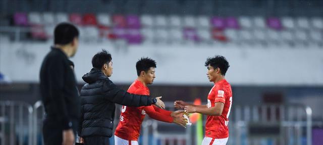 郑智|郑智意外决定曝光!不止退役,直接退出职业足坛,新工作令人敬佩