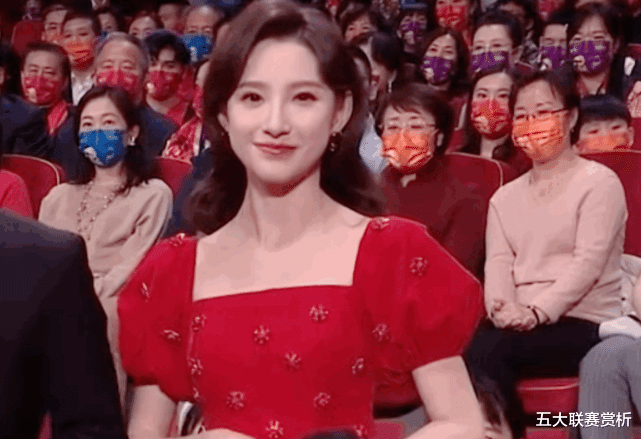 春晚|太美了！马凡舒主持春晚登上热搜，为北京冬奥会打CALL