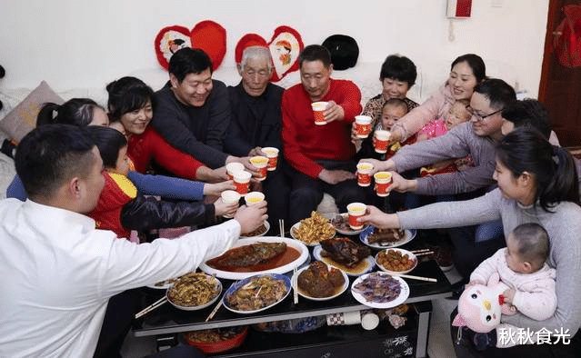 今年情况特殊，过年回家喝酒，这3句客套话听听就好，别太当真