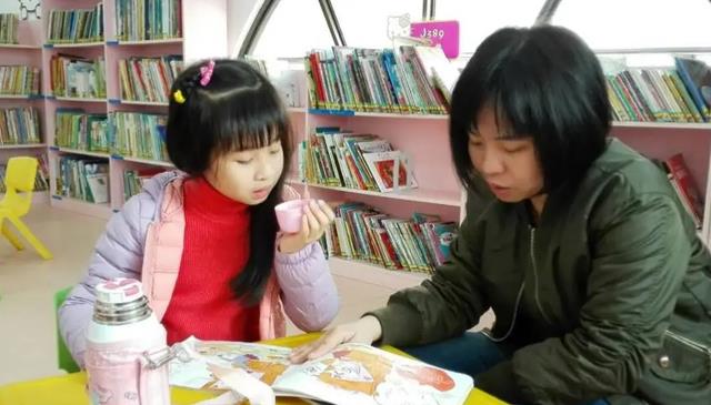 张雪峰|“老百姓没那条件”，张雪峰批明星带娃类综艺，话虽难听但很现实