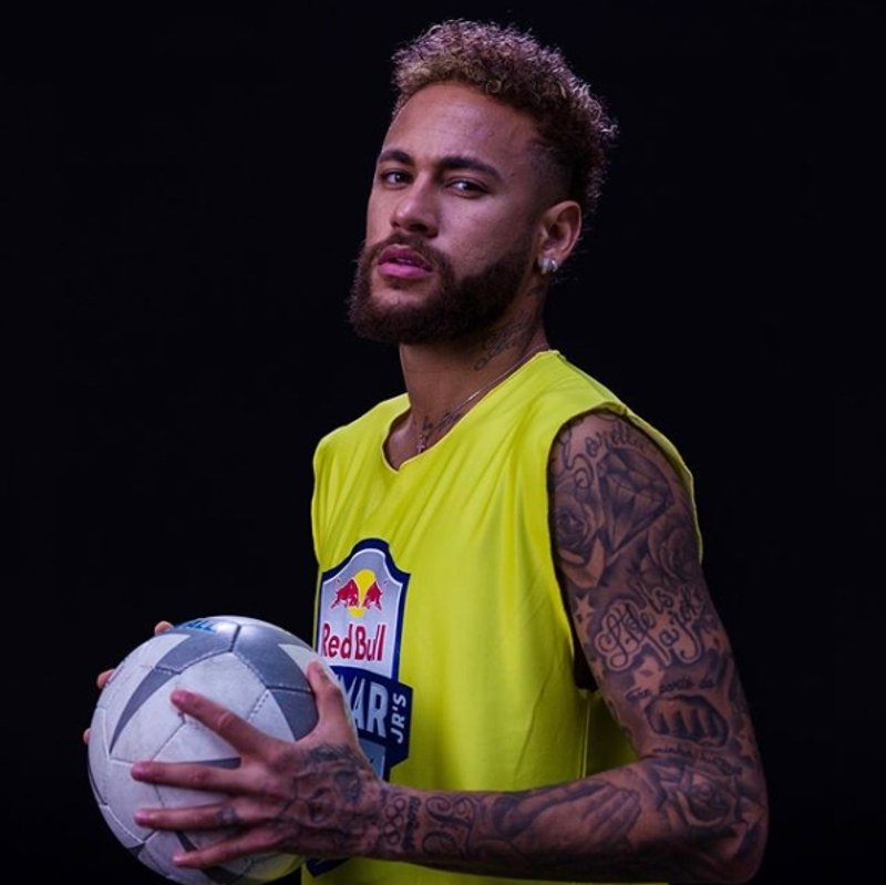 维多利亚·贝克汉姆|狠赚！贝克汉姆一年IG广告费足够填贝嫂无底洞，30个广告赚近亿元