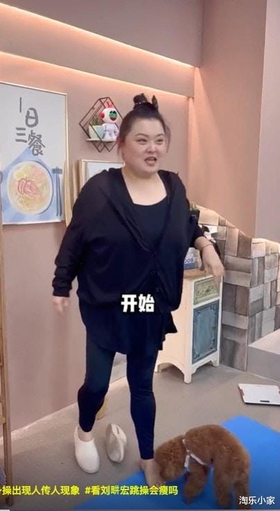 筷子腿 细细粒陈嘉佳内地当吃播，吃到237磅竟仍有筷子腿！
