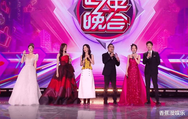 眼影 26位女星跨年争艳大戏:杨幂穿貂,杨紫撩开刘海,一个比一个有招