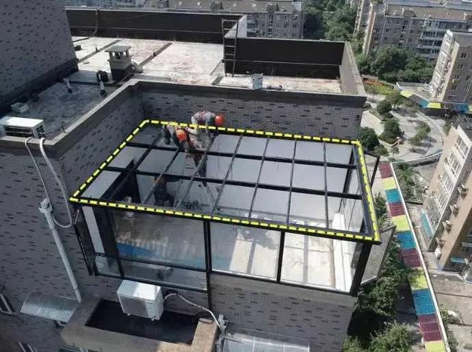 阳光房担心高空抛物,那换成这种新型材料,耐力强还能隔热
