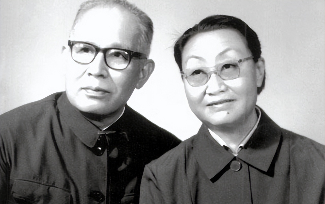 卧底夫妻假戏成真,妻子牺牲后丈夫不再娶,7年后“亡妻”找上门