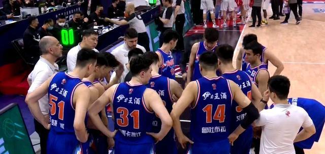 新疆男篮|正式确定！新疆大合同续约阿的江 四年重返总决赛 辽宁后卫成关键